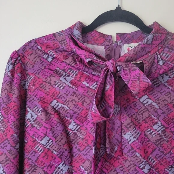 Vintage 70s pink and purple print day dress with bow tie neckline - Picture 3 of 9